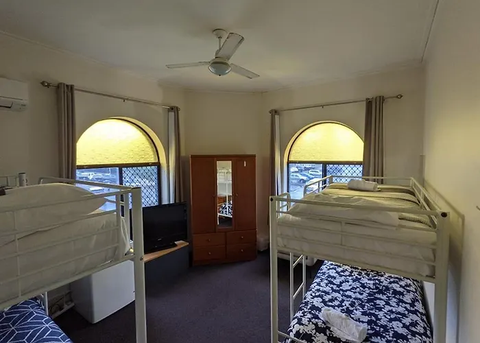 Australian Hotel